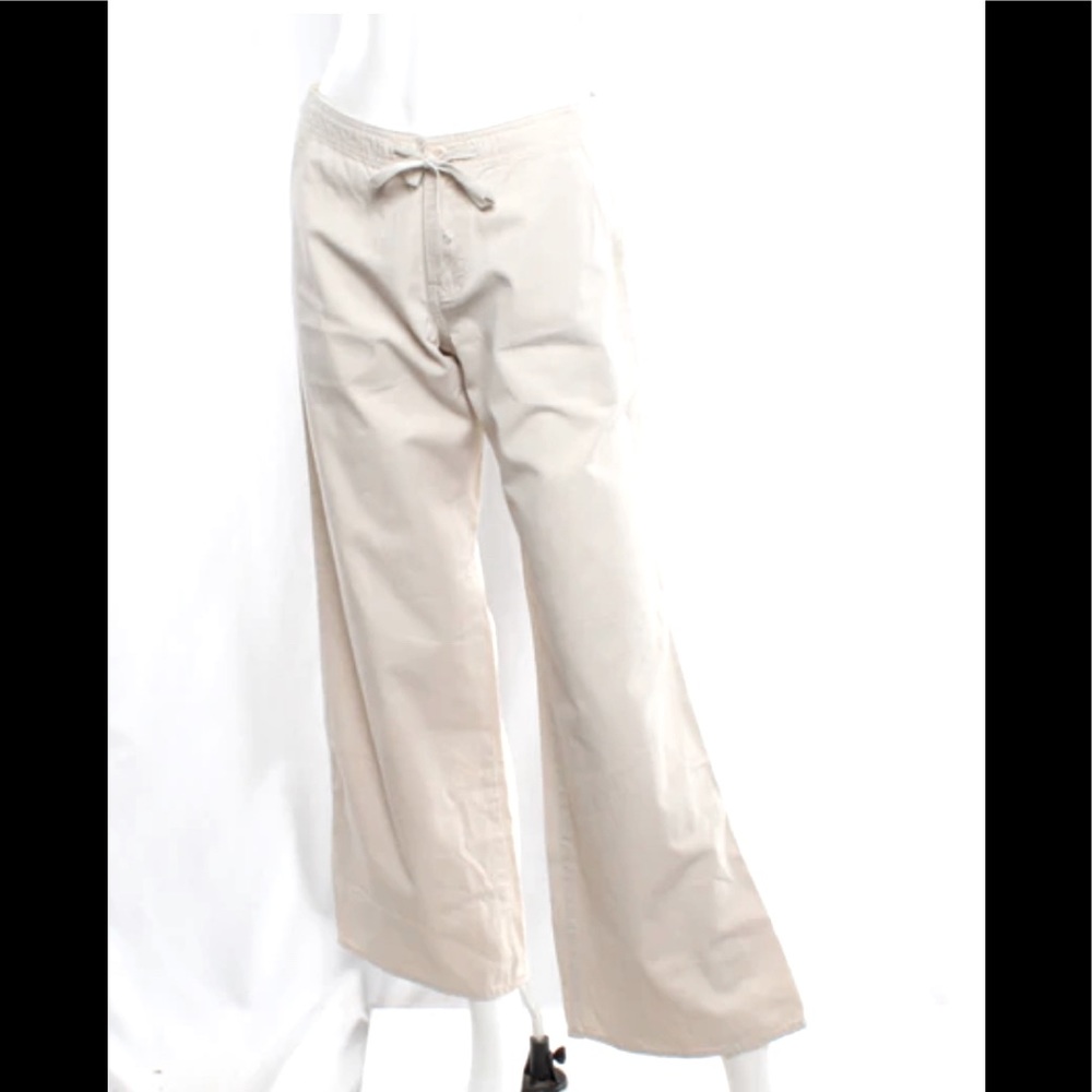 Gap khaki four pocket pants with drawstring.